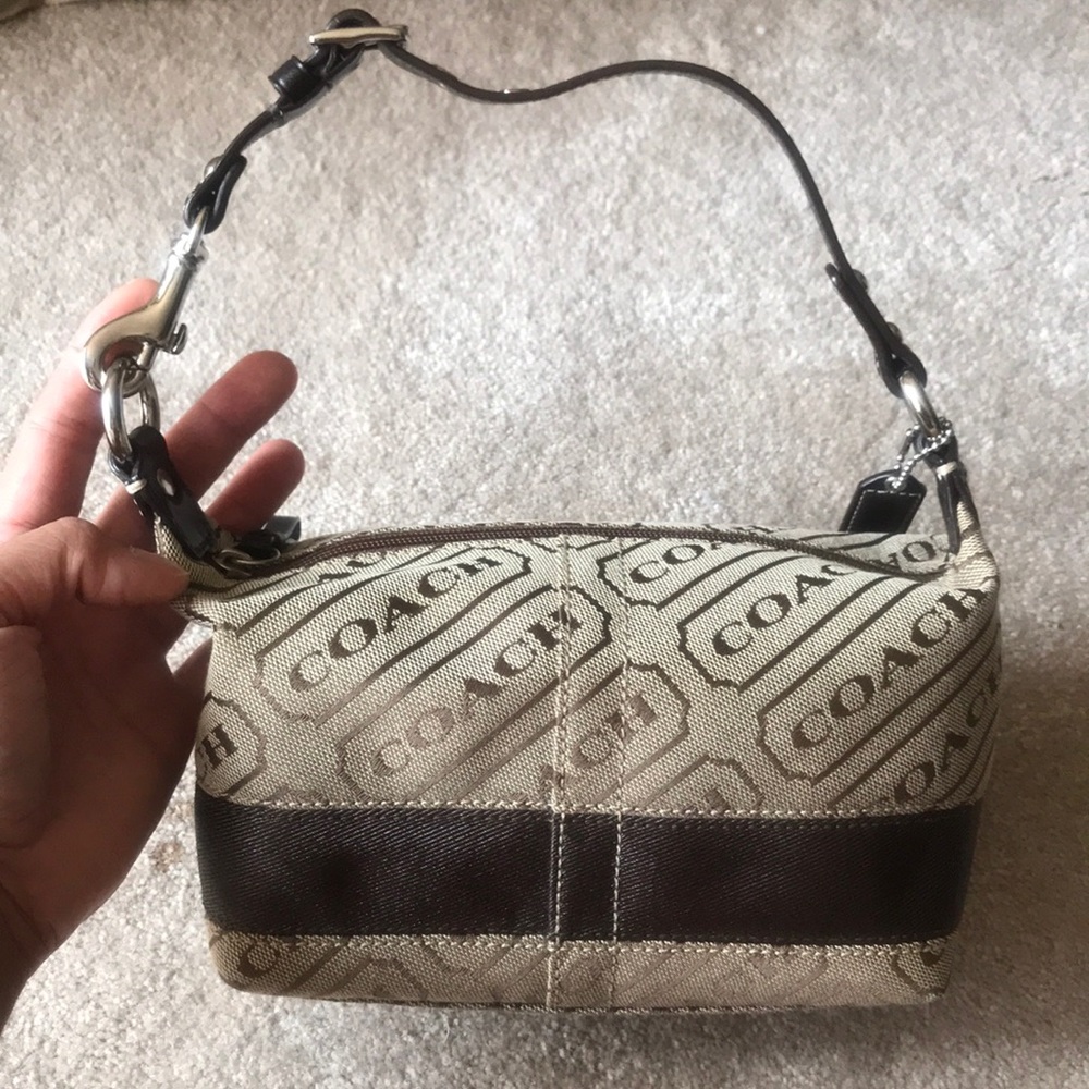 Petite Coach shoulder bag